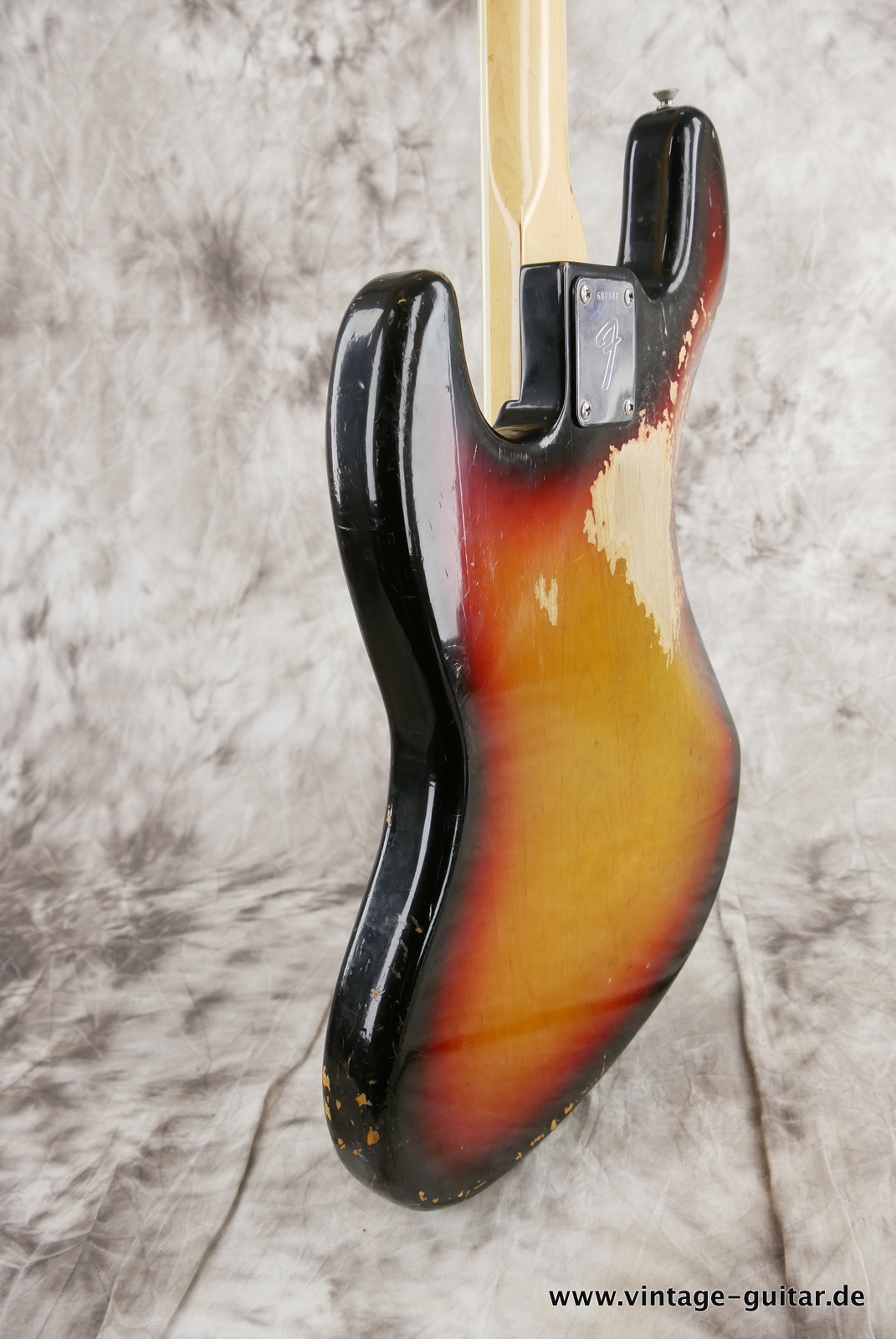 img/vintage/5483/Fender-Jazz-Bass-alder-body-1974-sunburst-011.JPG