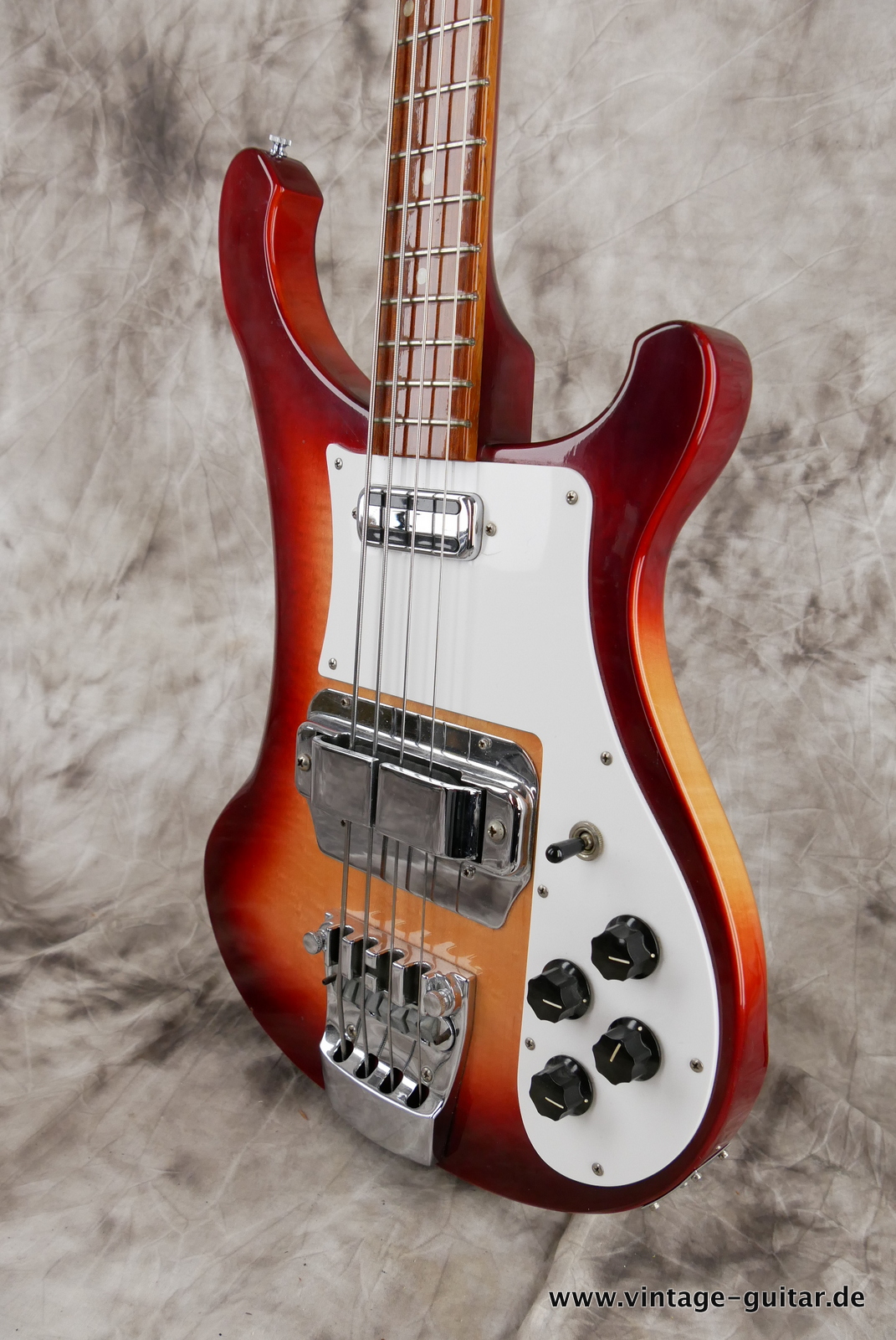 Rickenbacker-4001-V63-1999-006.JPG