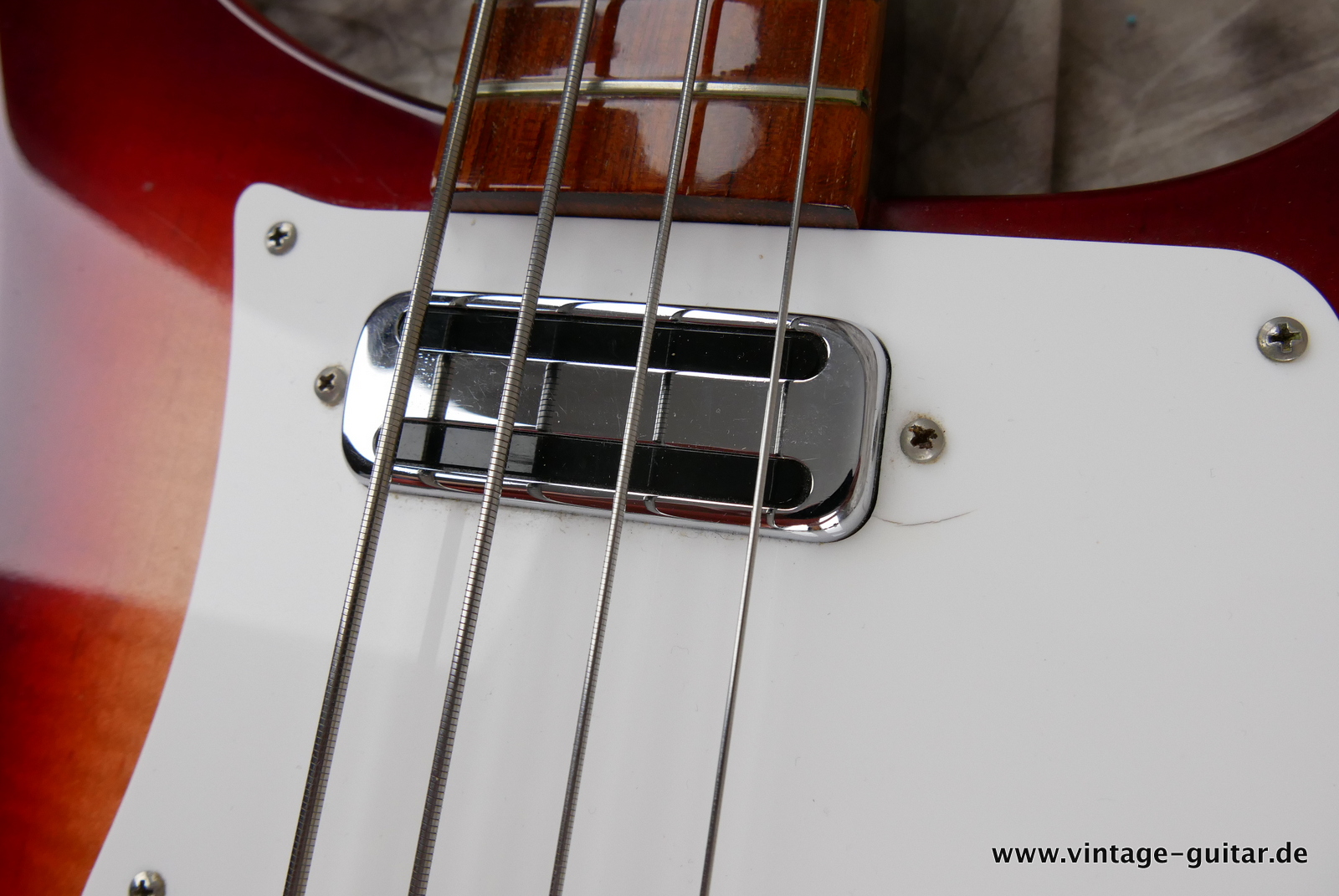 Rickenbacker-4001-V63-1999-013.JPG