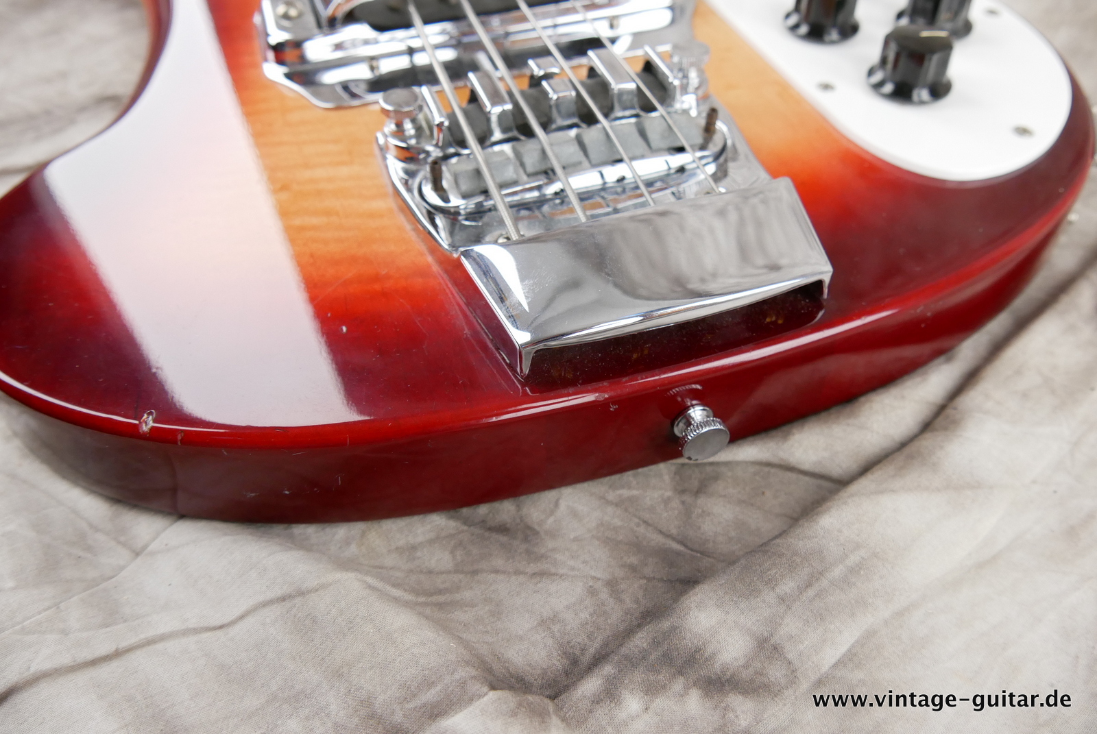 Rickenbacker-4001-V63-1999-014.JPG