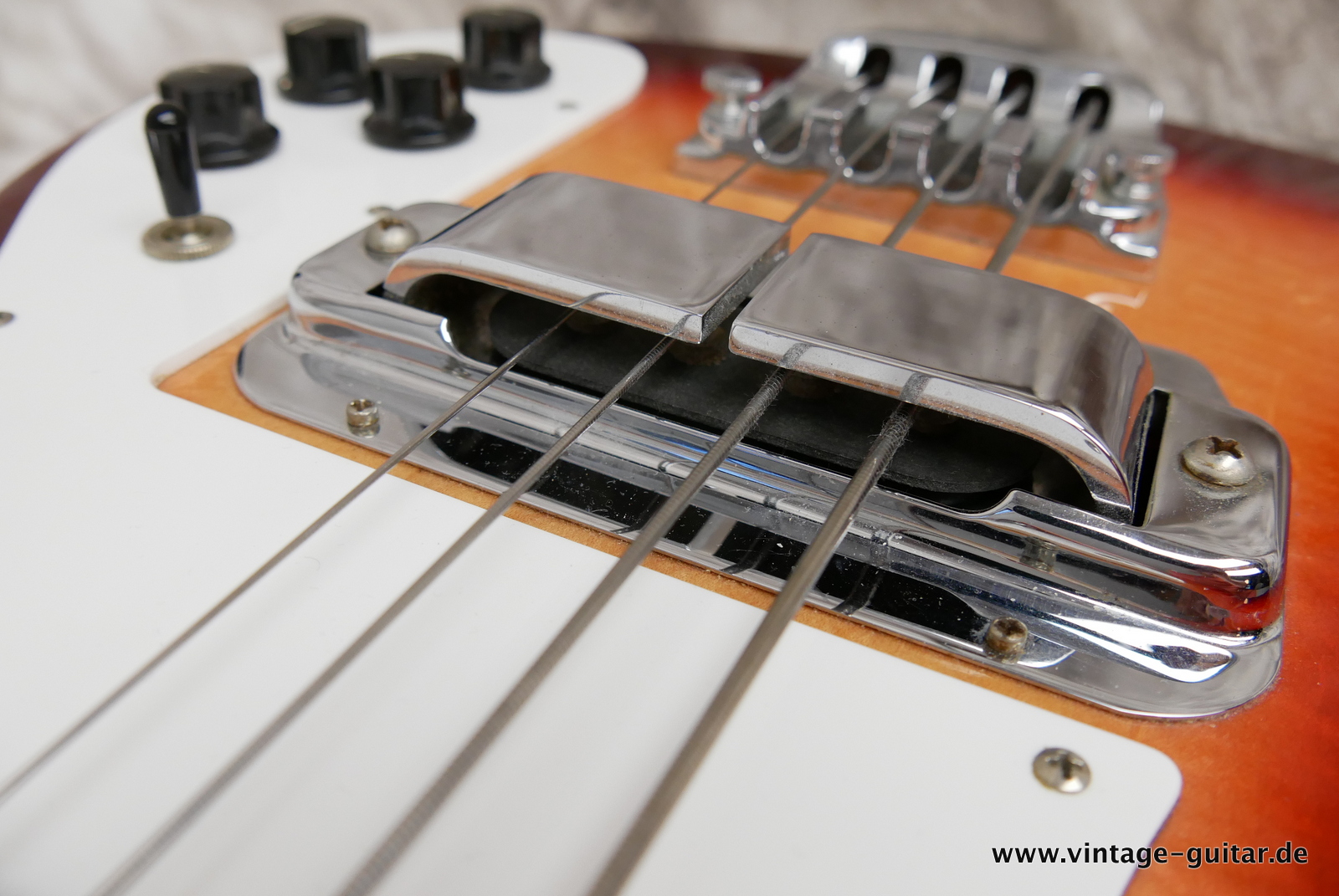 Rickenbacker-4001-V63-1999-016.JPG