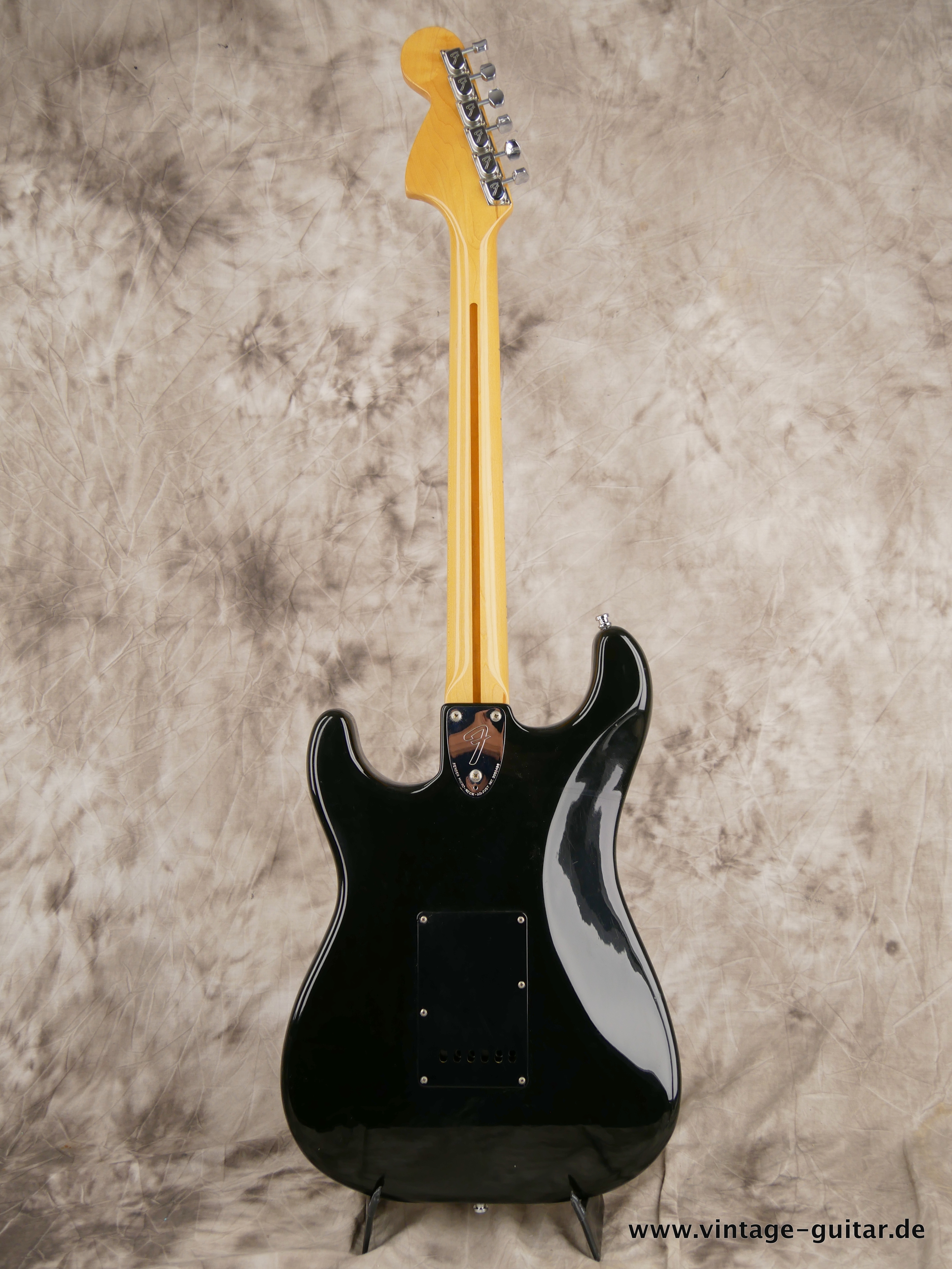 img/vintage/5487/Fender-Stratocaster-1981-black-002.JPG