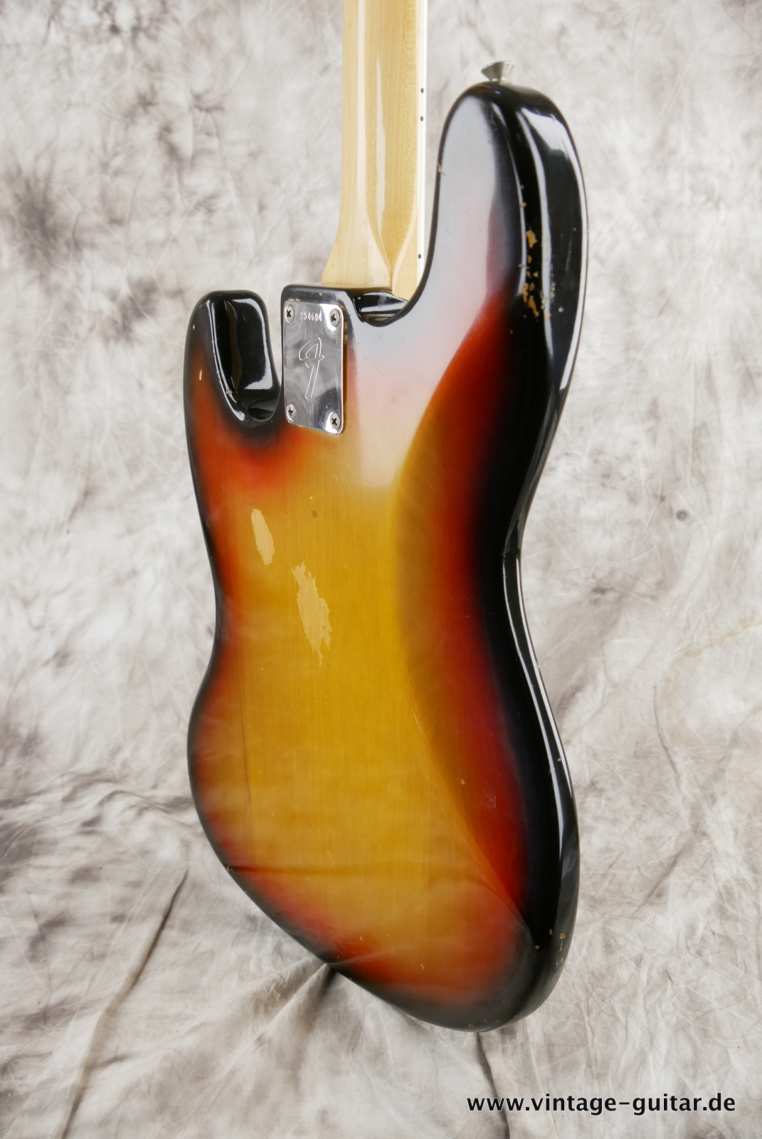 Fender-Jazz-Bass-1969-sunburst-012.JPG