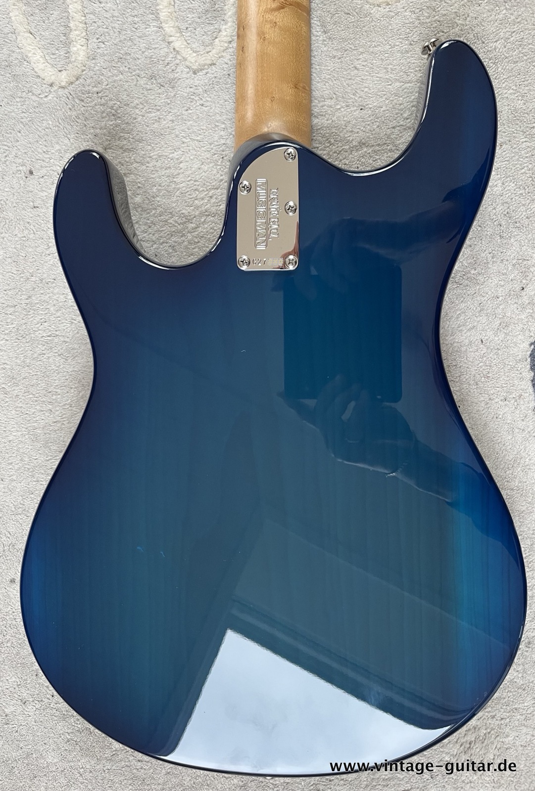 img/vintage/5492/Music_Man_Steve_Morse_Blue_Burst_USA_2005-003.jpg