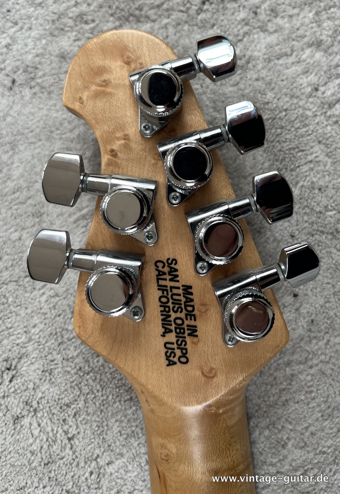 img/vintage/5492/Music_Man_Steve_Morse_Blue_Burst_USA_2005-005.jpg