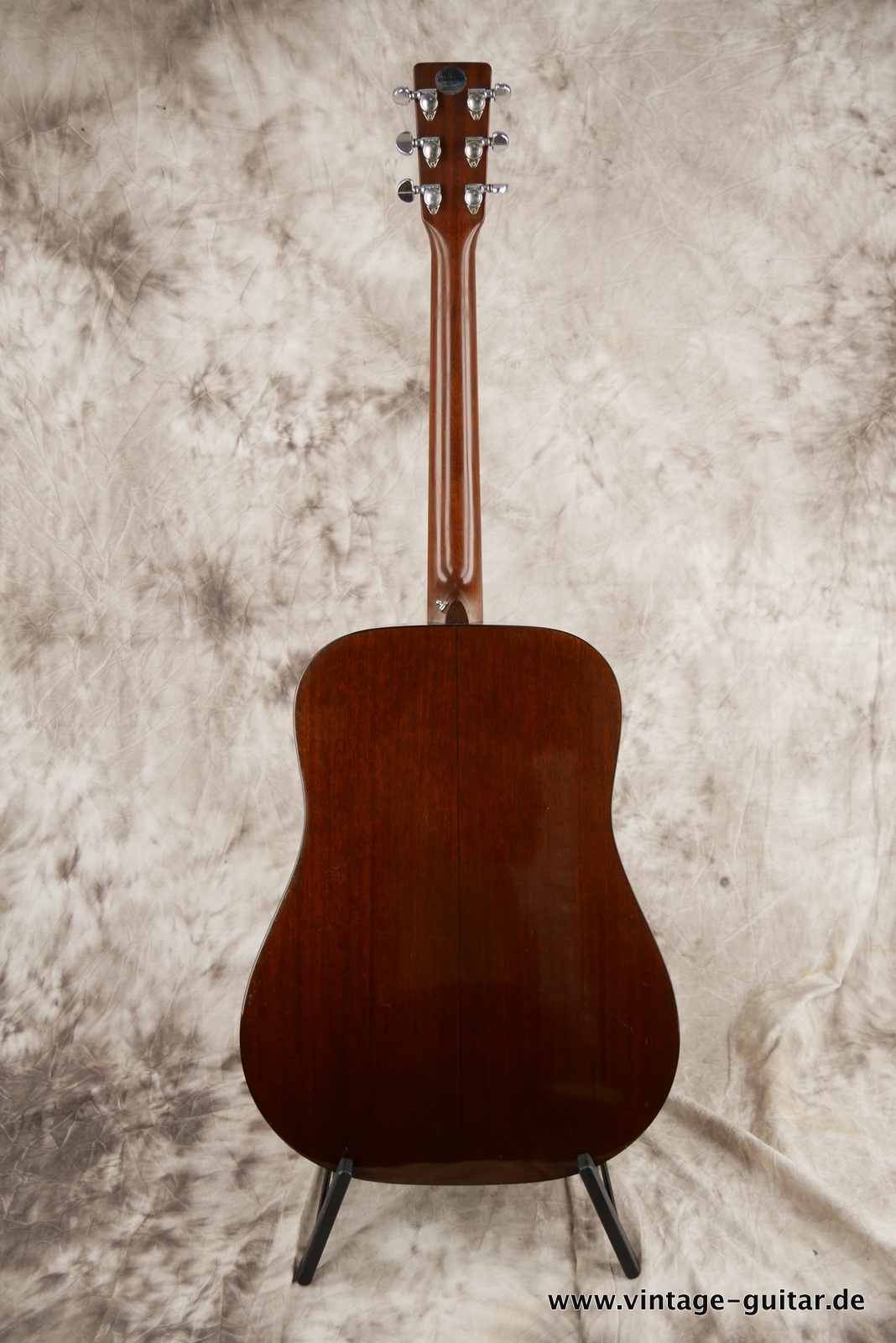 Martin-D-18-1978-shaded-top-002.JPG