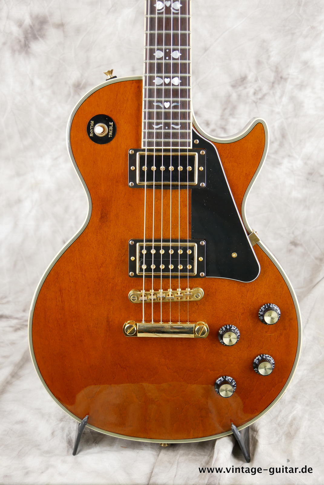 Epiphone_Les_Paul_Custom_Artisan_Lee_Malia_walnut_2014-003.JPG