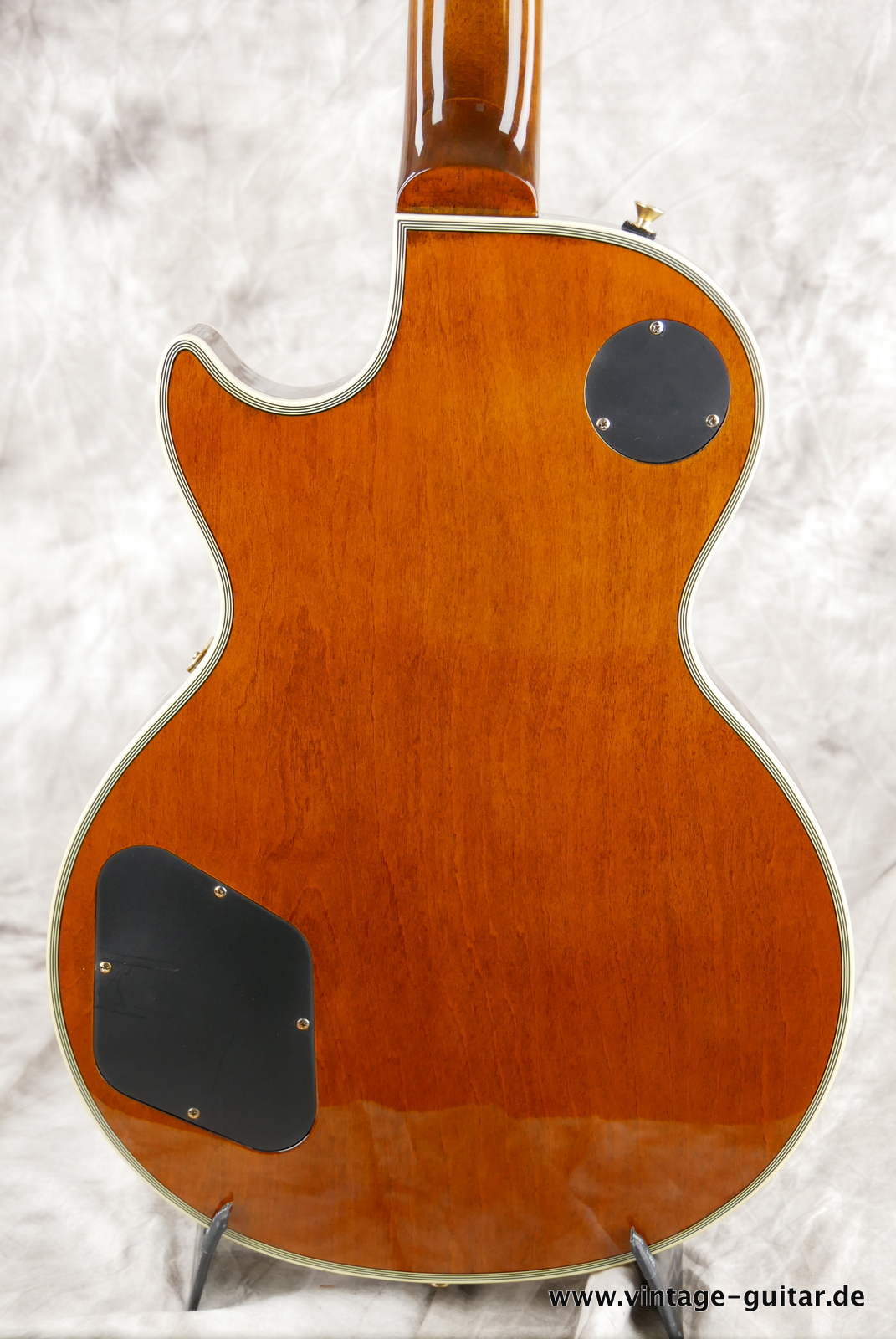 Epiphone_Les_Paul_Custom_Artisan_Lee_Malia_walnut_2014-004.JPG