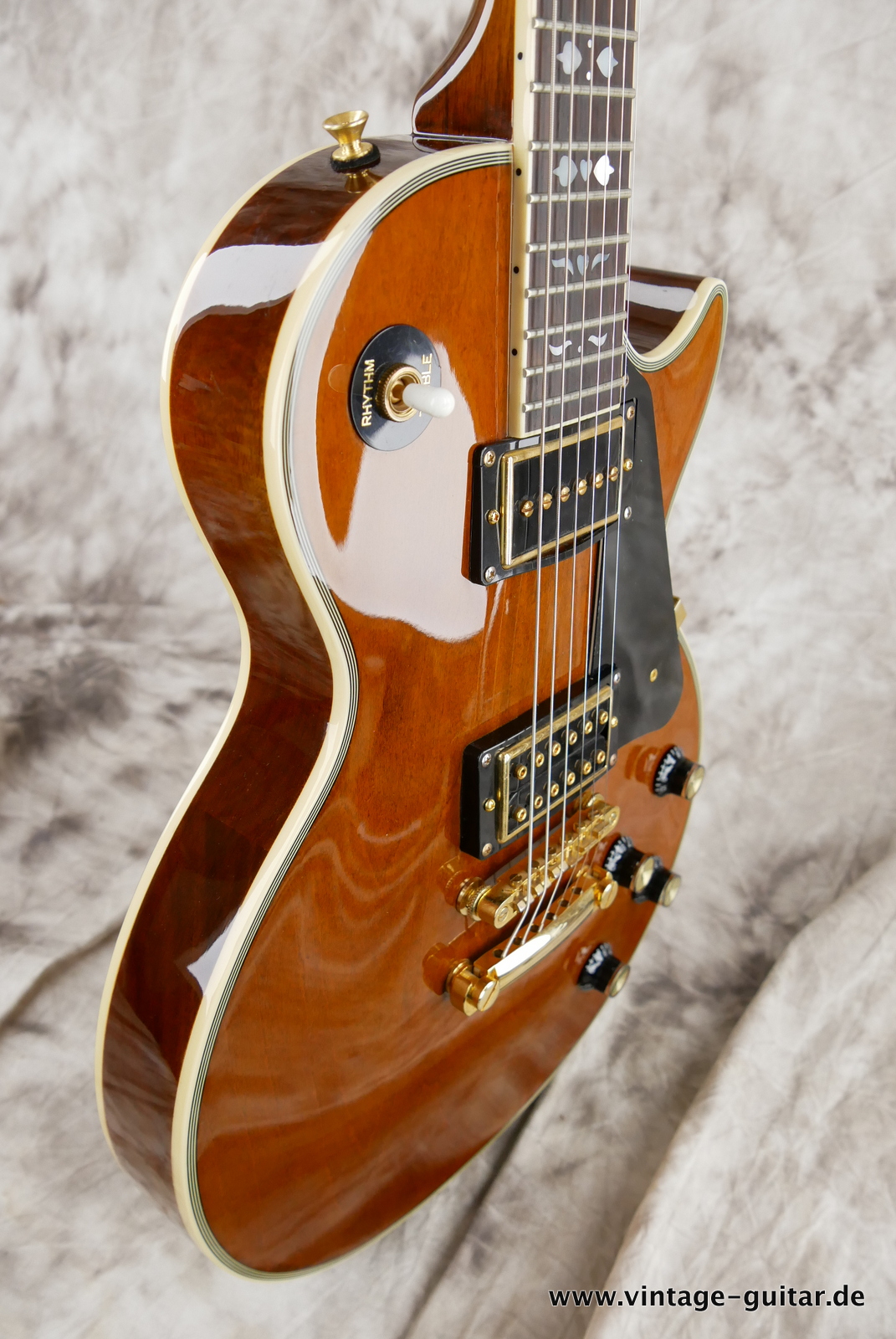 Epiphone_Les_Paul_Custom_Artisan_Lee_Malia_walnut_2014-005.JPG