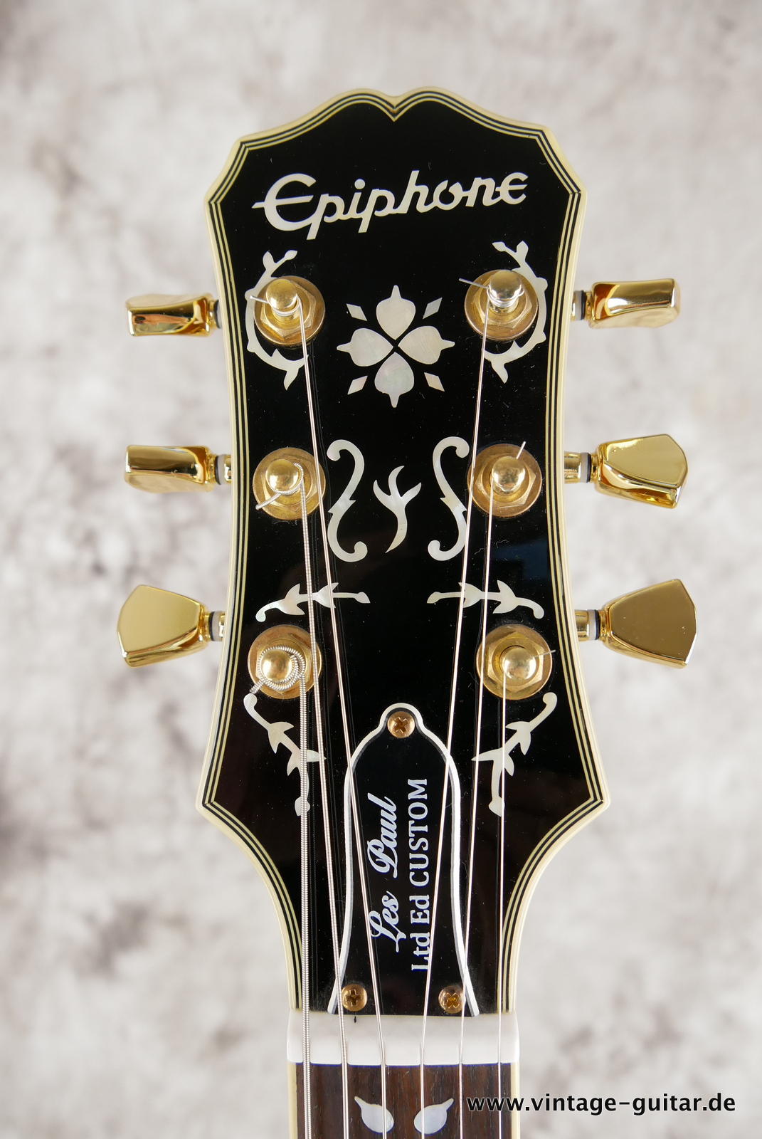 Epiphone_Les_Paul_Custom_Artisan_Lee_Malia_walnut_2014-009.JPG