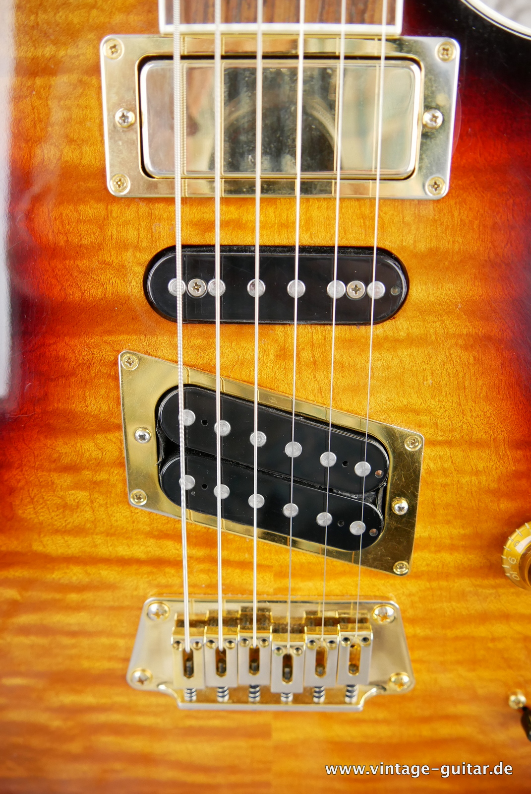 img/vintage/5499/Gibson_Nighthawk_Std_DSS3_20th_anniversary_USA_sunburst_2013-013.JPG
