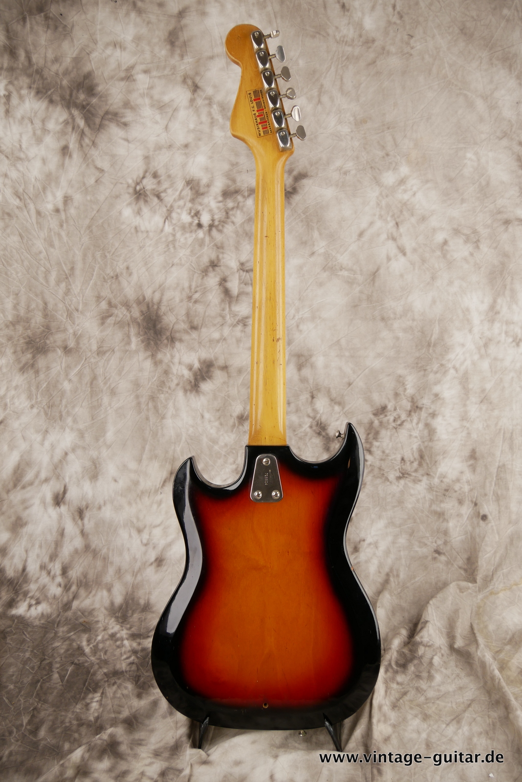 Hagstrom-III-1968c.-sunburst-002.JPG