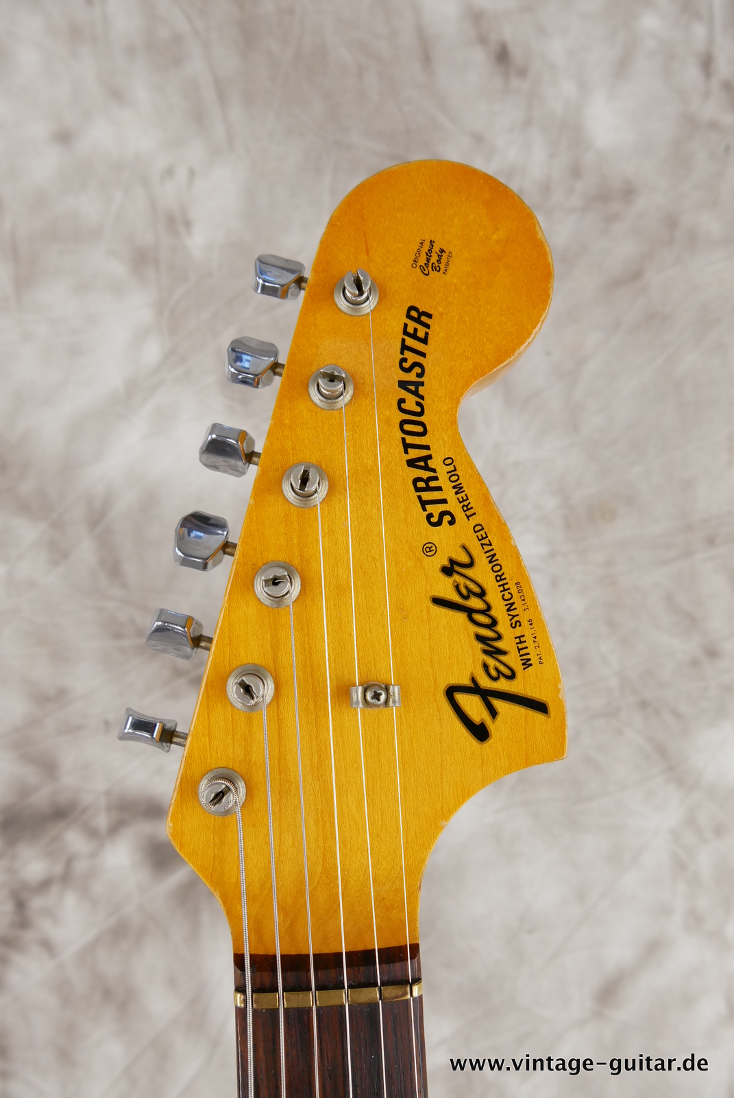 img/vintage/5501/Fender-Stratocaster-1971-sunburst-4-hole-009.JPG