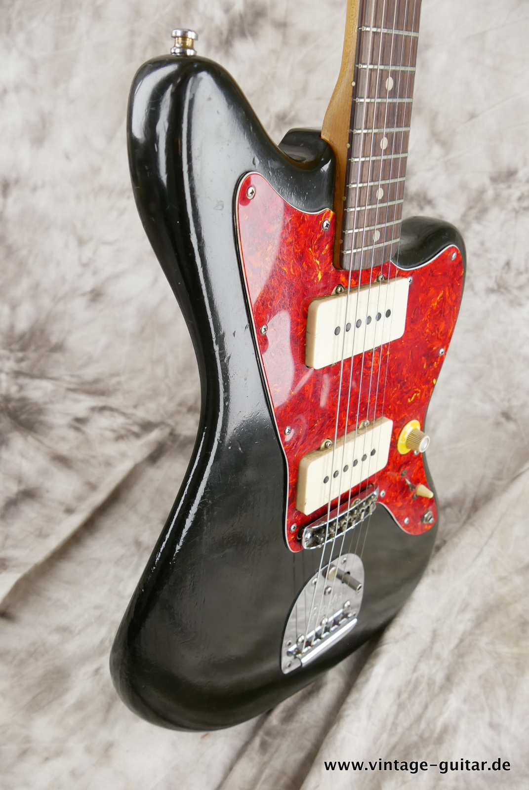 img/vintage/5505/Fender_Jazzmaster_black_mods_USA_1965-005.JPG