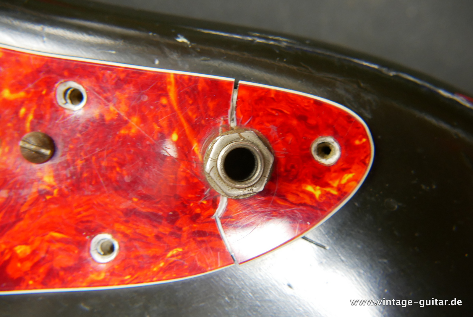 img/vintage/5505/Fender_Jazzmaster_black_mods_USA_1965-016.JPG