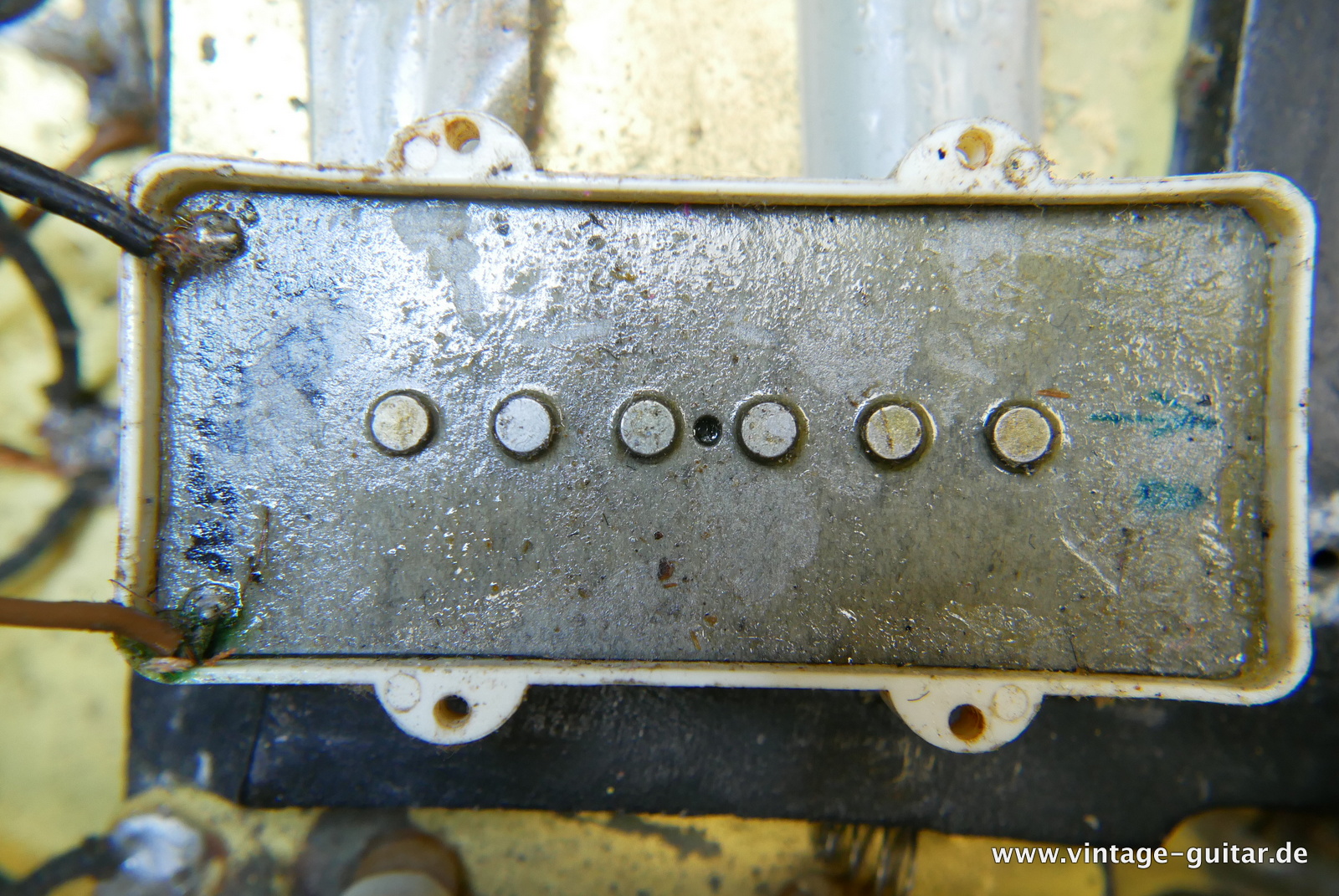 img/vintage/5505/Fender_Jazzmaster_black_mods_USA_1965-026.JPG