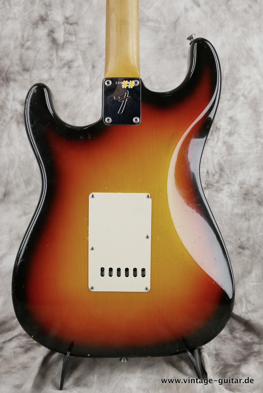 Fender-Stratocaster-1965-sunburst-004.JPG