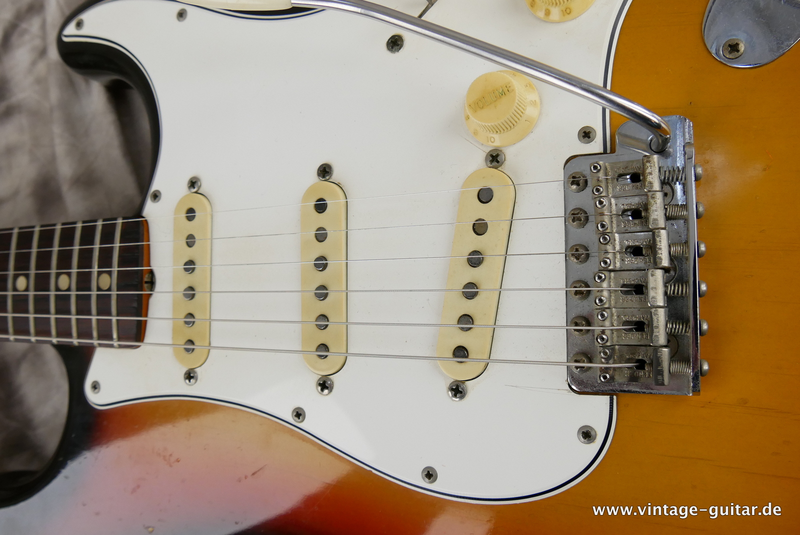 img/vintage/5506/Fender-Stratocaster-1965-sunburst-021.JPG