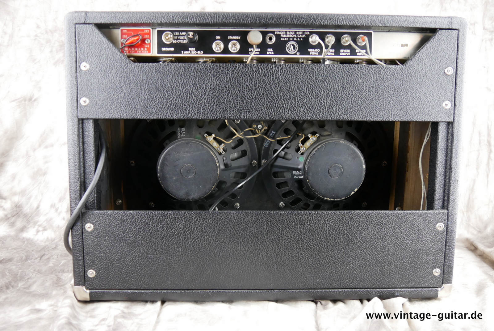 img/vintage/5507/Fender_Vibrolux_Reverb_blackface_black_1965-002.JPG