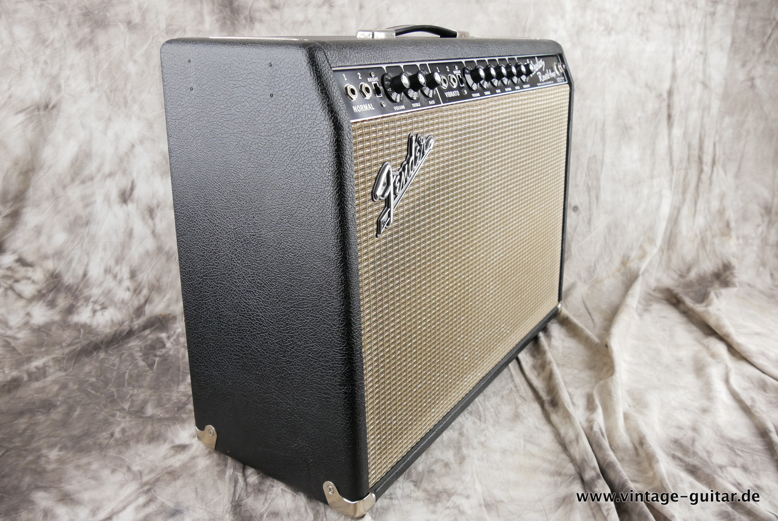 img/vintage/5507/Fender_Vibrolux_Reverb_blackface_black_1965-003.JPG