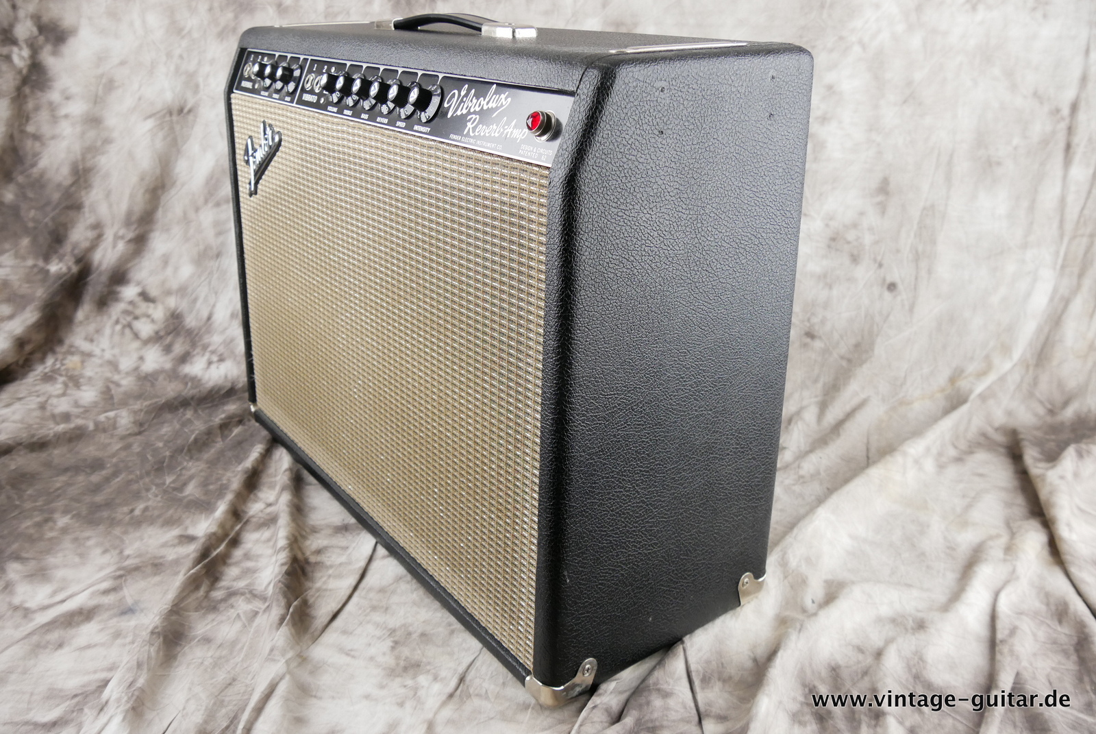 img/vintage/5507/Fender_Vibrolux_Reverb_blackface_black_1965-004.JPG