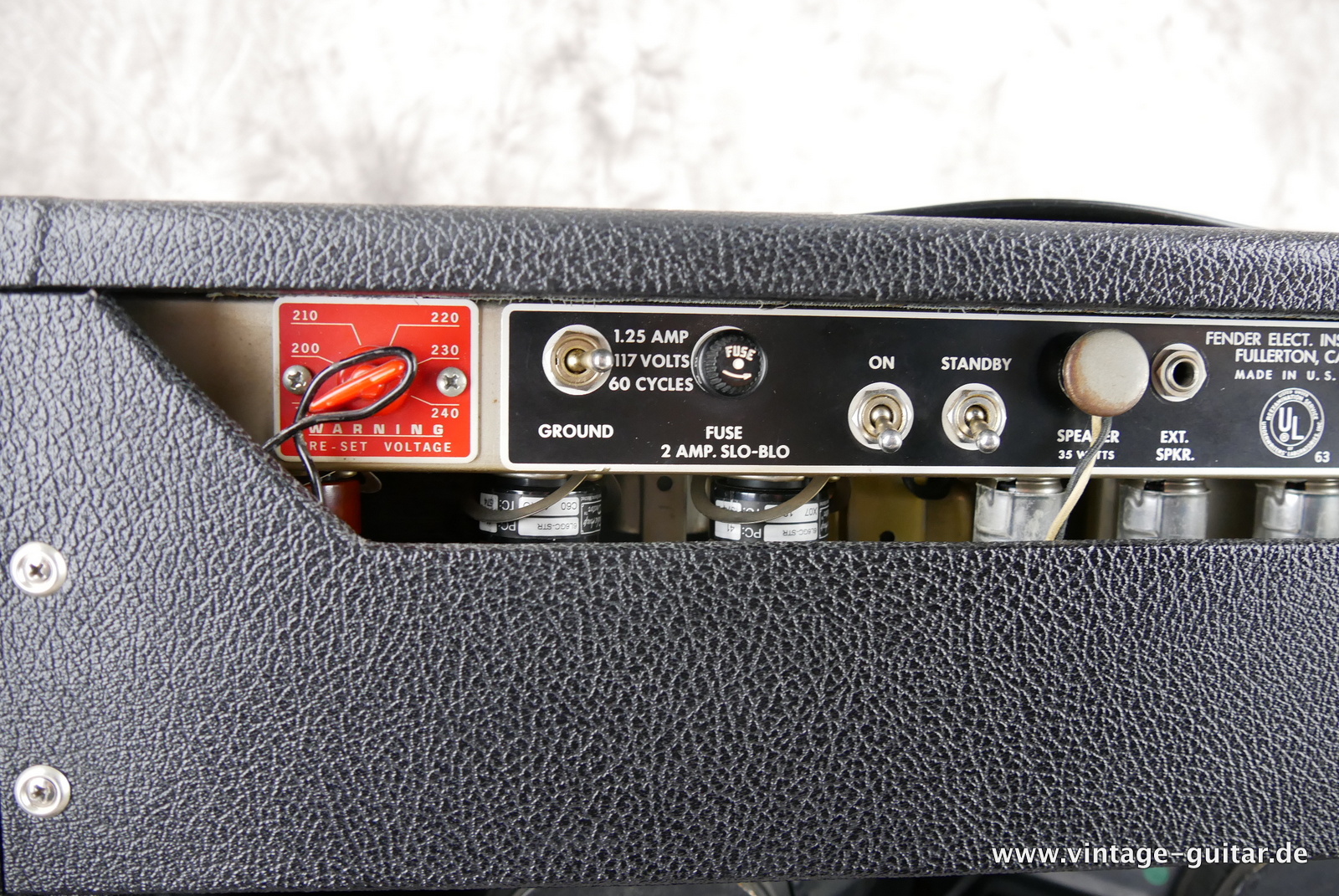 img/vintage/5507/Fender_Vibrolux_Reverb_blackface_black_1965-007.JPG