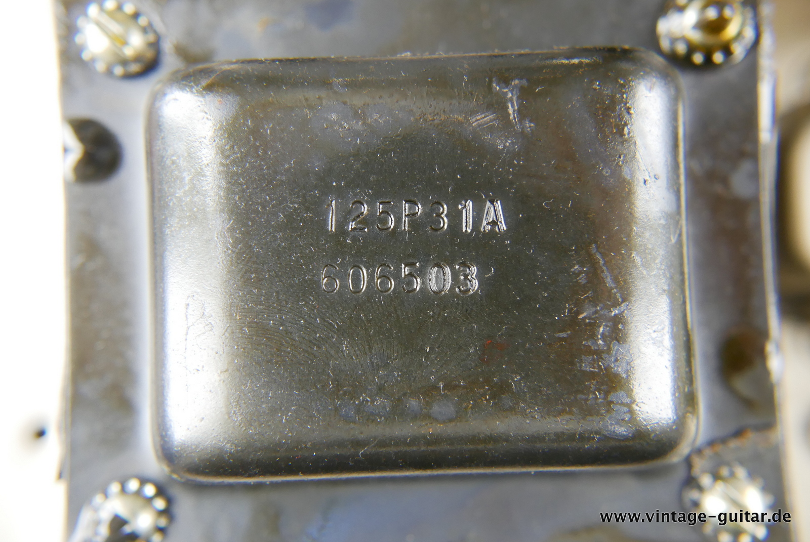 img/vintage/5507/Fender_Vibrolux_Reverb_blackface_black_1965-019.JPG