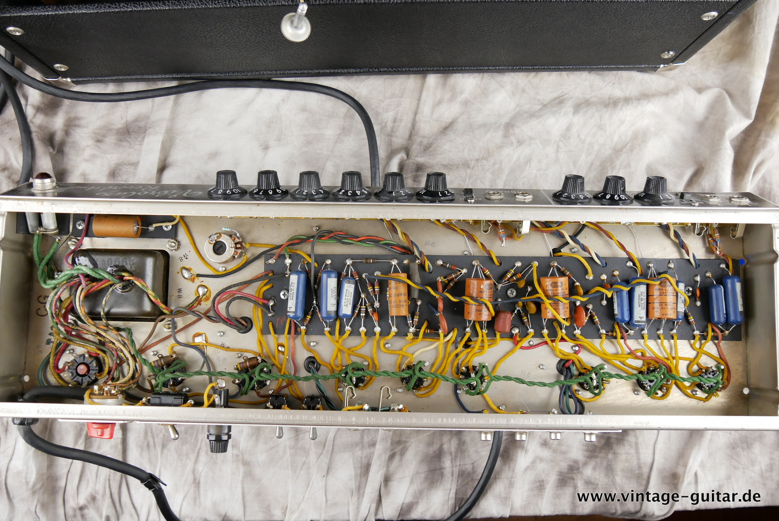 img/vintage/5507/Fender_Vibrolux_Reverb_blackface_black_1965-020.JPG