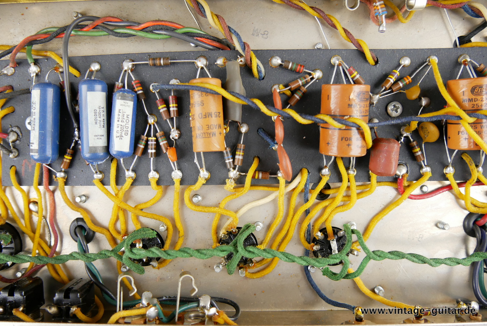 img/vintage/5507/Fender_Vibrolux_Reverb_blackface_black_1965-022.JPG