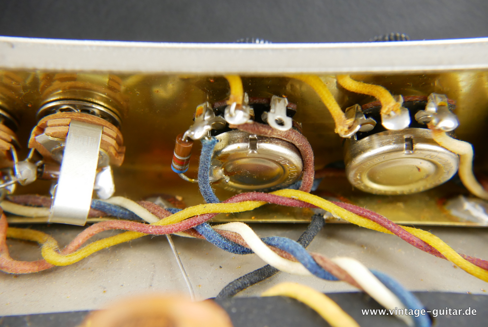 img/vintage/5507/Fender_Vibrolux_Reverb_blackface_black_1965-028.JPG