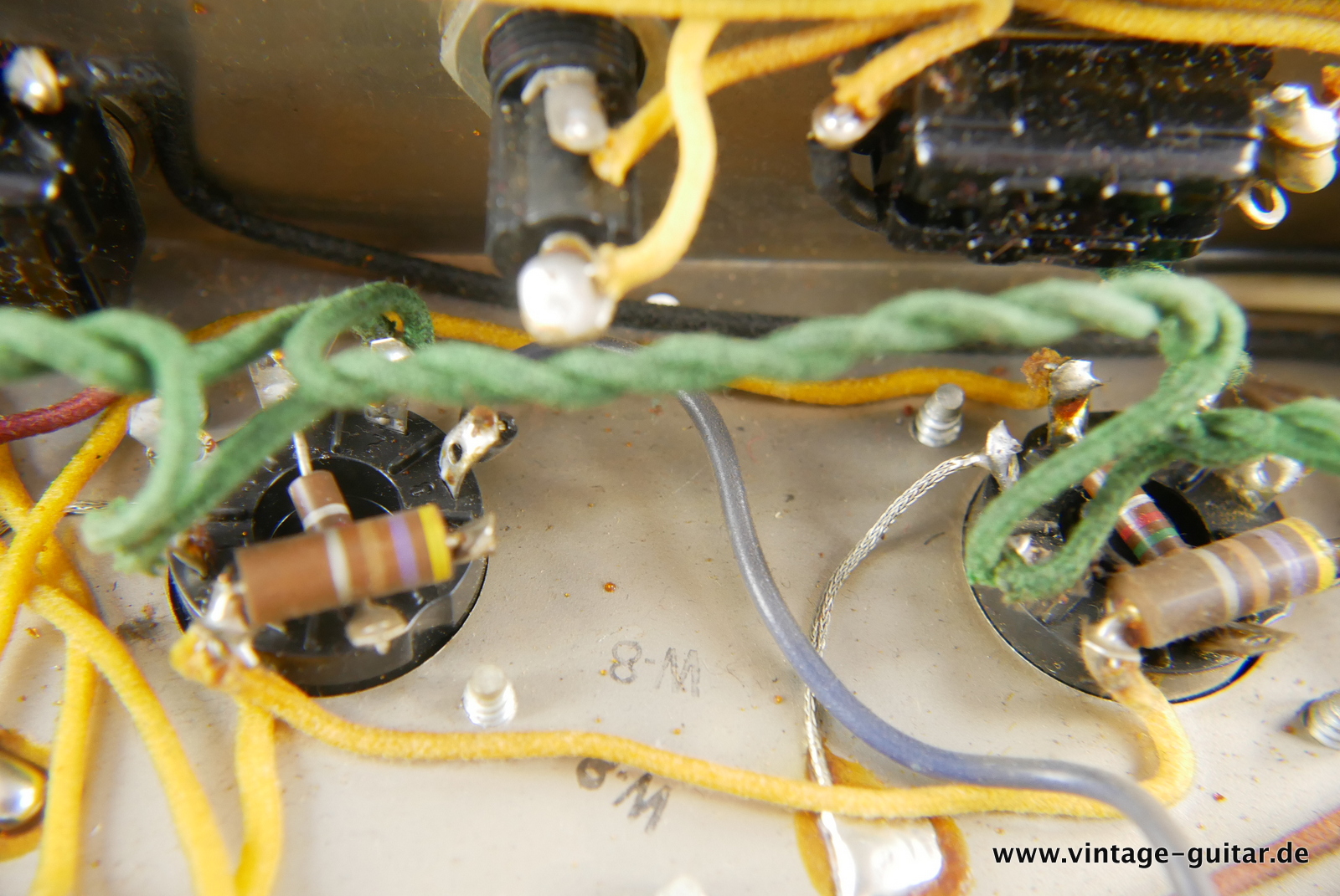 img/vintage/5507/Fender_Vibrolux_Reverb_blackface_black_1965-031.JPG