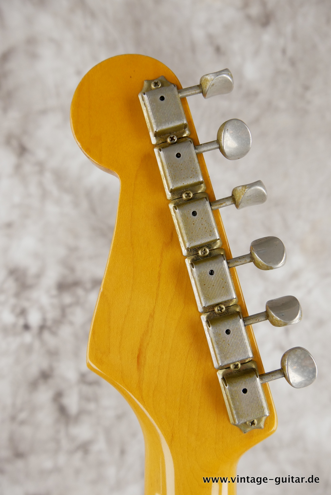 img/vintage/5510/Fender_Stratocaster_ST_62_Japan_sienna_burst_1984-010.JPG