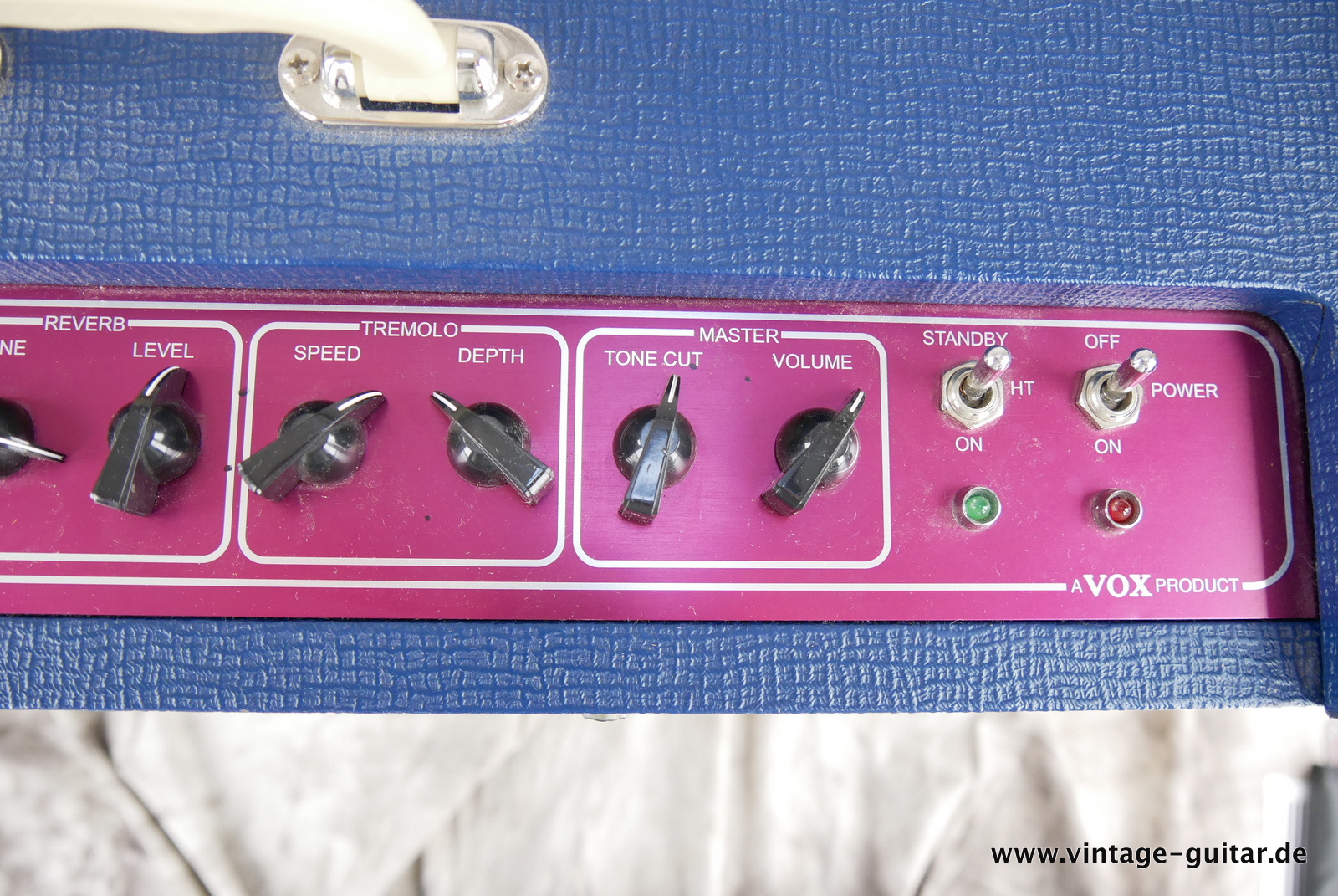img/vintage/5511/Vox_AC_30_C2_TV_limited_edition_blue_white_China_2014-006.JPG