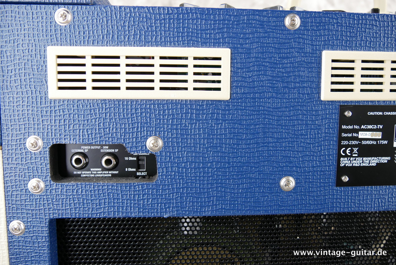 img/vintage/5511/Vox_AC_30_C2_TV_limited_edition_blue_white_China_2014-007.JPG