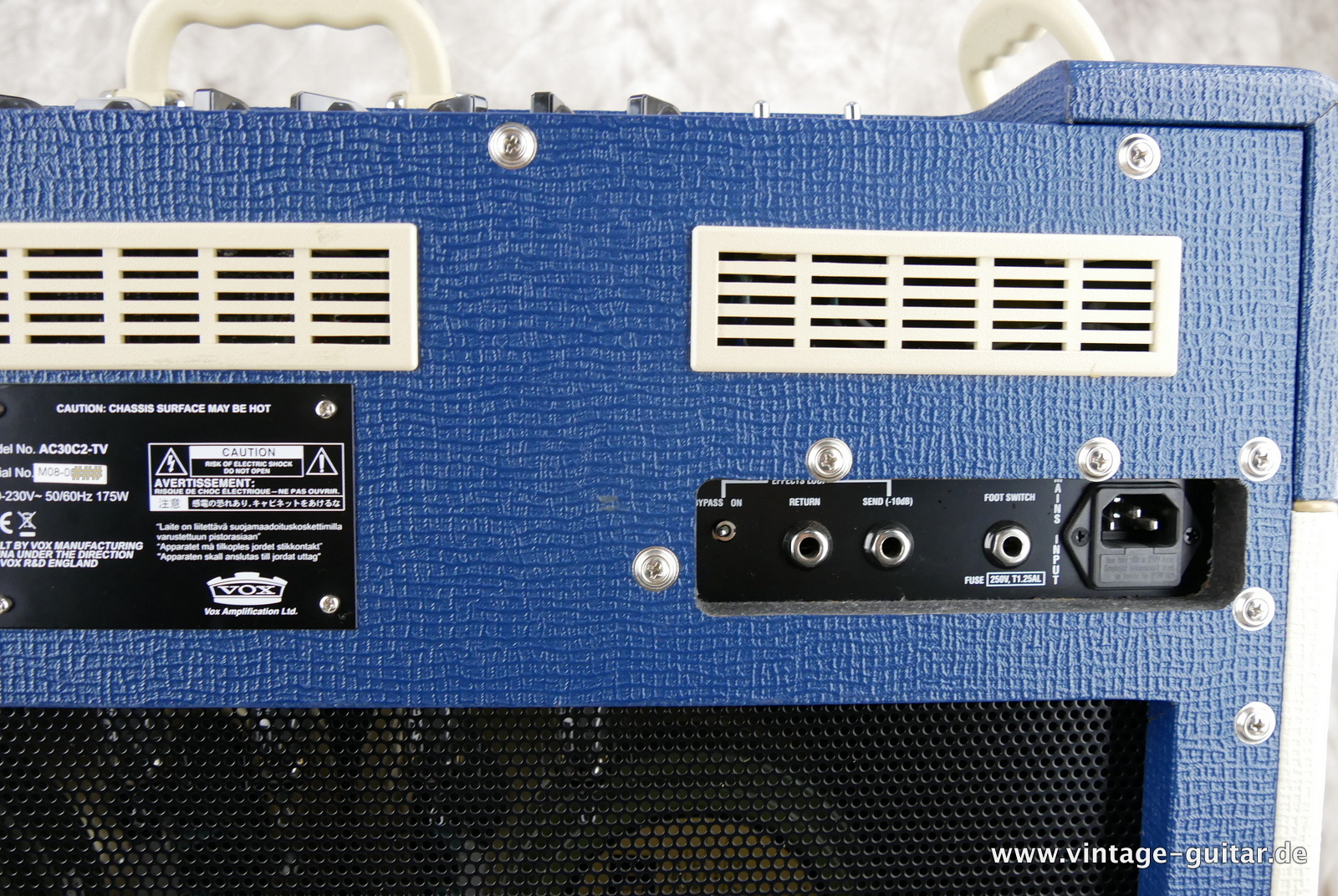 img/vintage/5511/Vox_AC_30_C2_TV_limited_edition_blue_white_China_2014-008.JPG