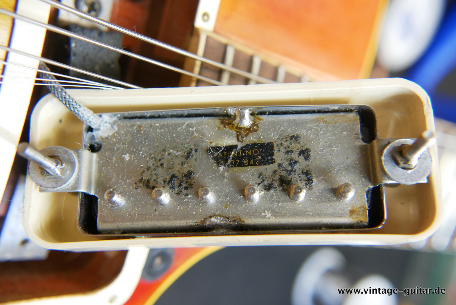 img/vintage/5512/Gibson-Les-Paul-Deluxe-1972-sunburst-016.JPG