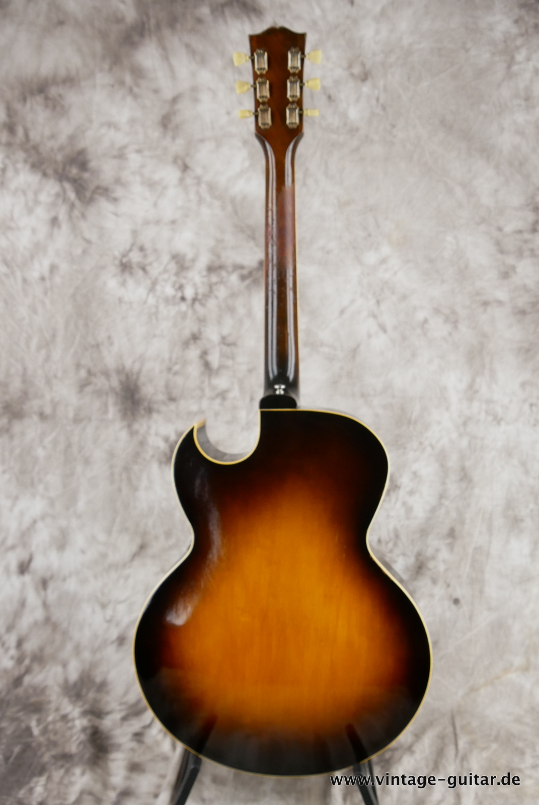 Gibson_ES-175_P_90_sunburst_1950-002.JPG