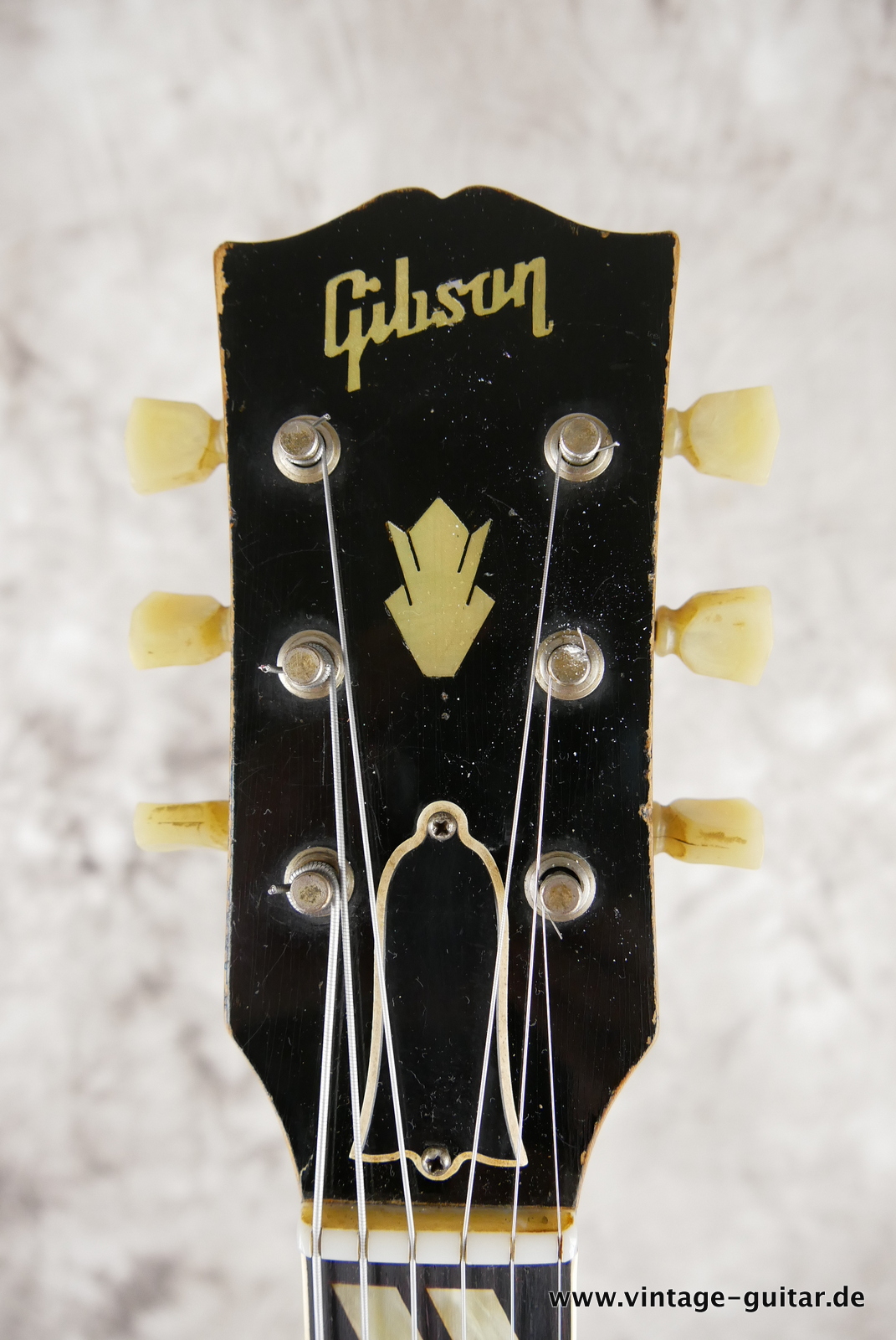img/vintage/5520/Gibson_ES-175_P_90_sunburst_1950-009.JPG