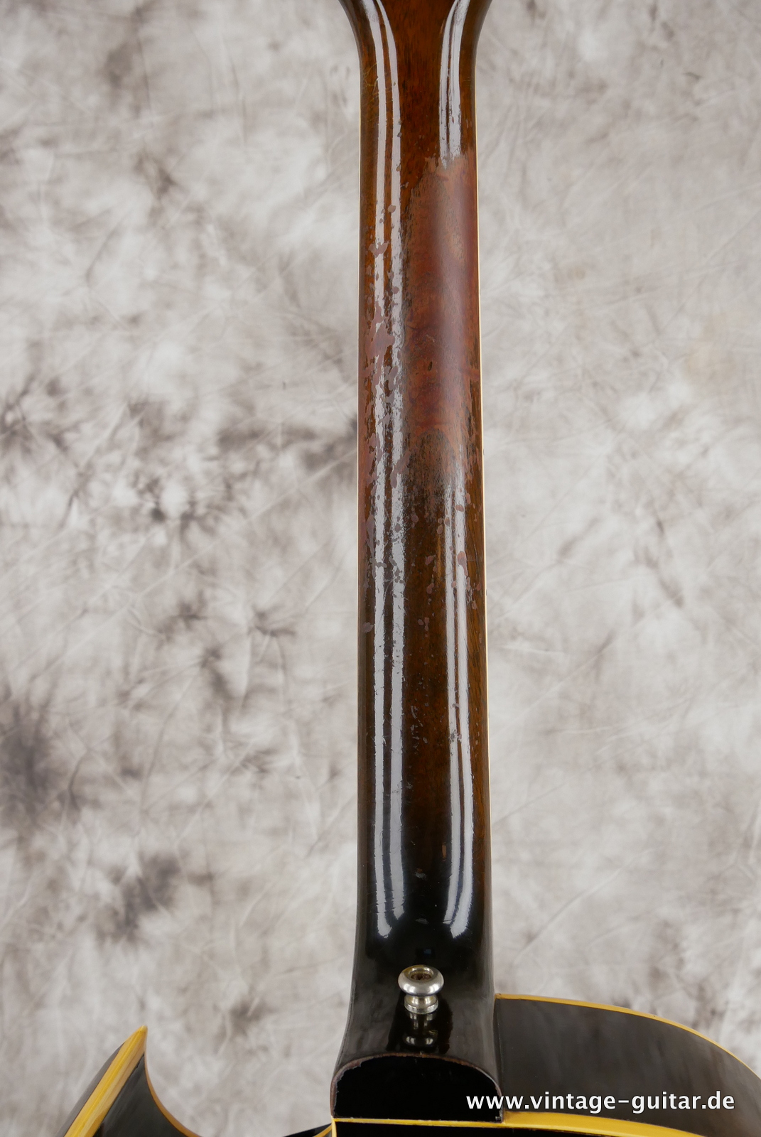 img/vintage/5520/Gibson_ES-175_P_90_sunburst_1950-012.JPG