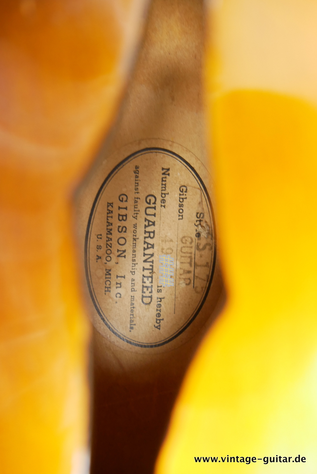 img/vintage/5520/Gibson_ES-175_P_90_sunburst_1950-013.JPG