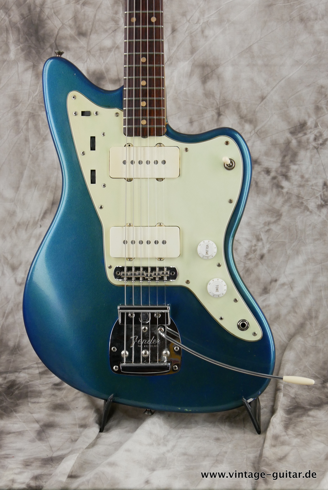 Fender_Jazzmaster_60s_body_allparts_neck_lake_placid_blue_2015-003.JPG