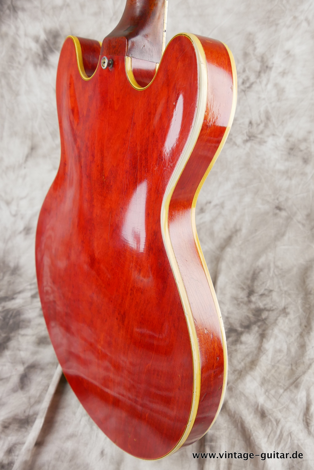 img/vintage/5524/Gibson_ES_355_mono_cherry_1968-008.JPG