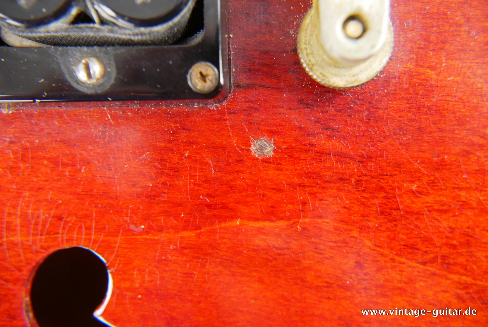 img/vintage/5524/Gibson_ES_355_mono_cherry_1968-016.JPG