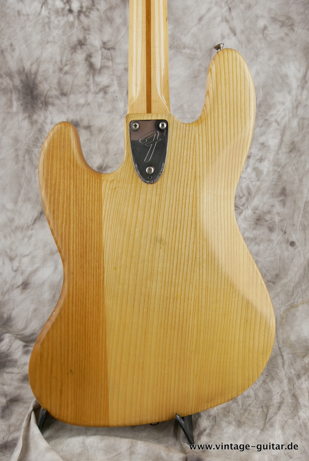 Fender-Jazz-Bass-1978-natural-finish-removed-008.JPG