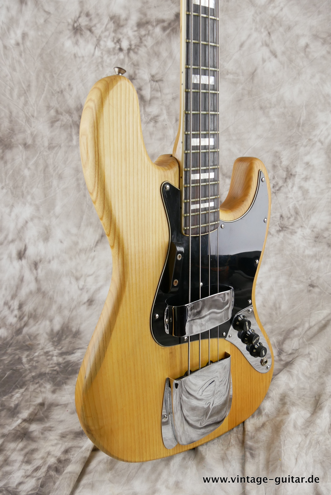 Fender-Jazz-Bass-1978-natural-finish-removed-011.JPG