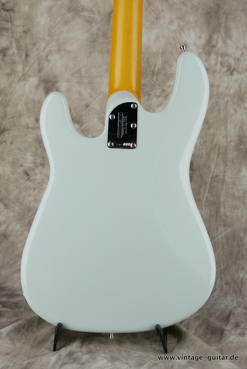 img/vintage/5531/Music_Man_cutlass_Bass_daphne_blue_2017-004.JPG