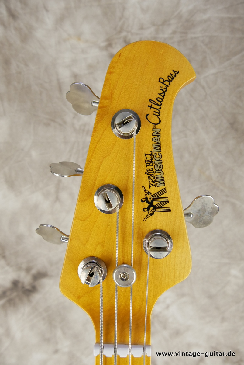 img/vintage/5531/Music_Man_cutlass_Bass_daphne_blue_2017-009.JPG