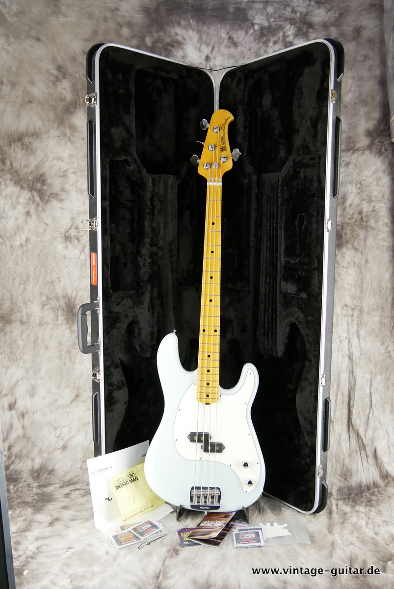 img/vintage/5531/Music_Man_cutlass_Bass_daphne_blue_2017-013.JPG