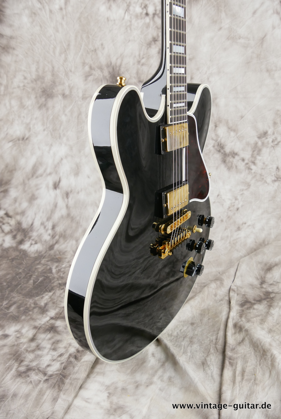 img/vintage/5532/Gibson-bb-king-lucille-stereo-1995-black-009.JPG