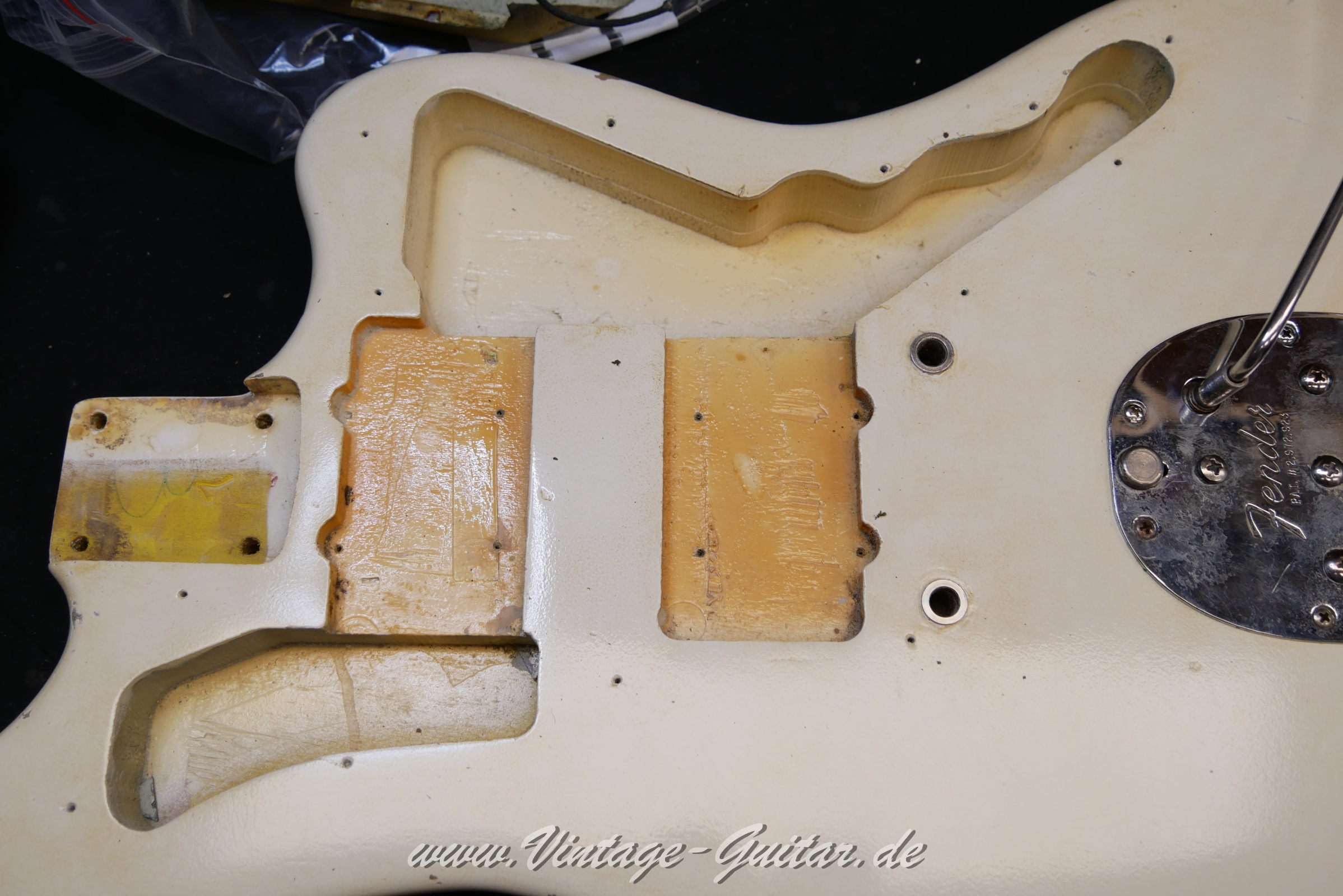 Fender-Jazzmaster-1965-olympic-white-028.JPG